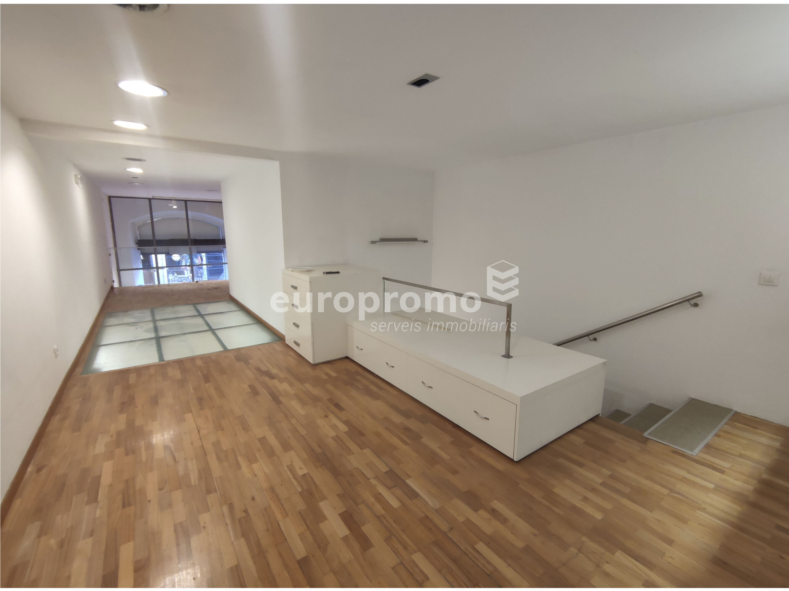 Local  de 101m2 en el centro de Girona!